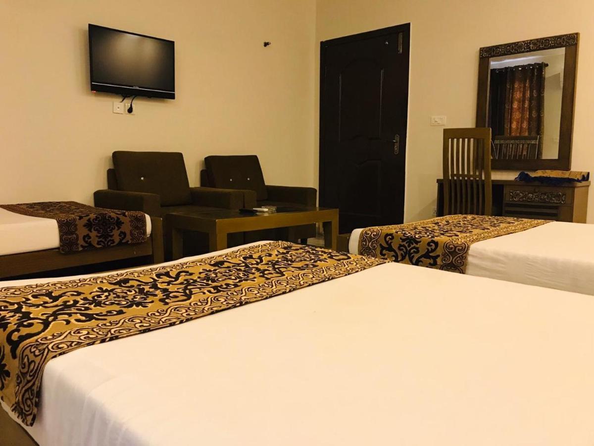 Hotel Pakeeza One Lahore Exterior photo